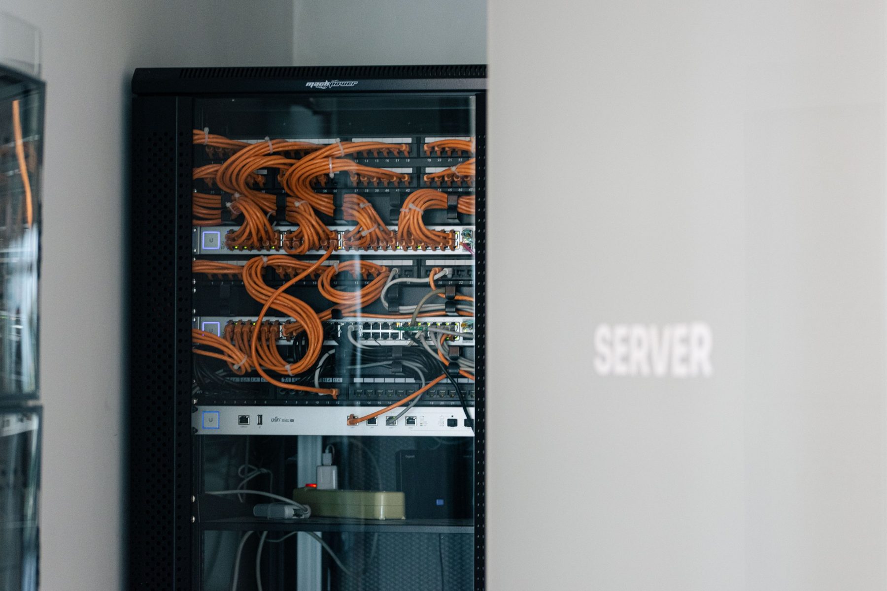 La sala server della sede Lombardi